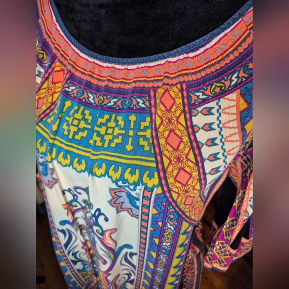 Flying Tomato Vibrant Patterned Tunic Top - Picture 6 of 6